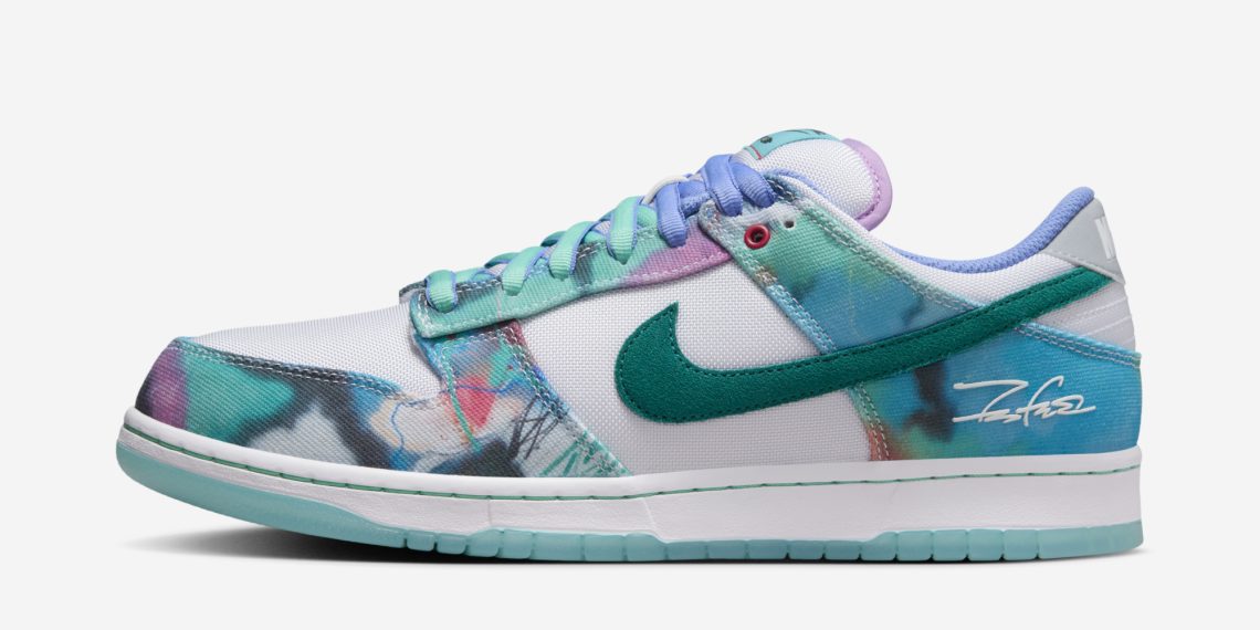 Futura Laboratories x Nike SB Dunk Low OG QS Bleached Aqua HF6061-400