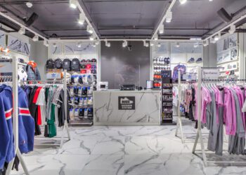 Magazin Buzz Sneakers AFI Brașov